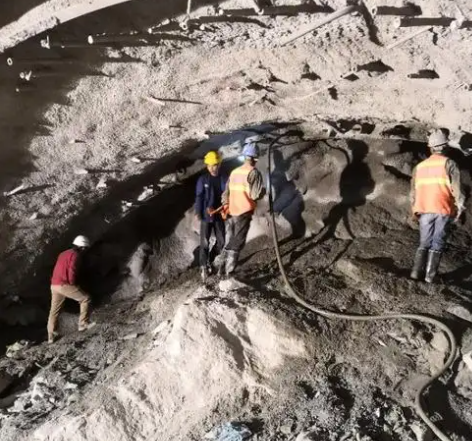 阜南拱顶带模注浆料的施工流程及注意事项